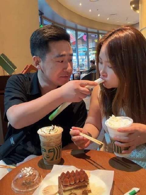 初访Starbucks用餐,风味不错,但得抓紧时间——午后尚有农活待忙