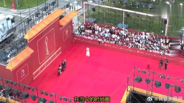 孙千平底鞋走红毯,引发女星新风尚