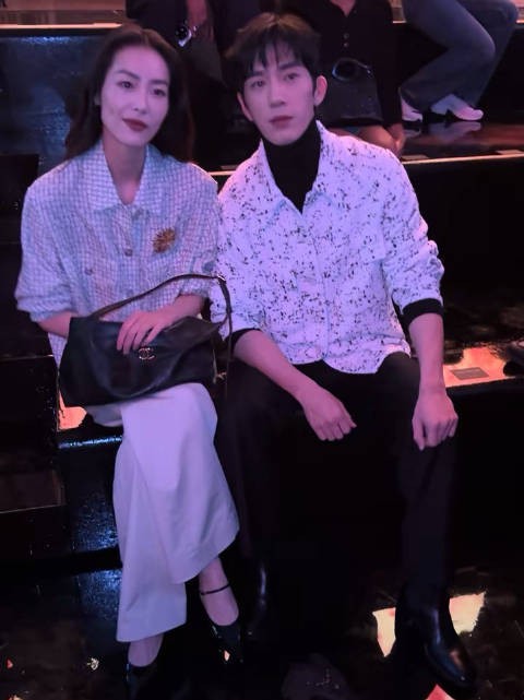 刘雯 井柏然 真的很般配 不知道有些粉丝瞎咧咧啥呢 人家恩爱就好了 管的太宽