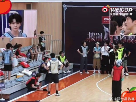 姚琛叮嘱王赫野多交流，王赫野主动加入王传君部落