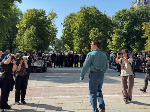 严肃品鉴黄景瑜这个退场视频，提前预警14秒处的尖叫爆鸣！给外网一些中式震撼