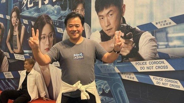 恭喜！TVB资深男星自曝当爷爷，独自将儿子养大，被力挺拿视帝