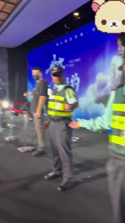 我笑死了这个姐妹对刘天跃说你媳妇儿真漂亮,我爸