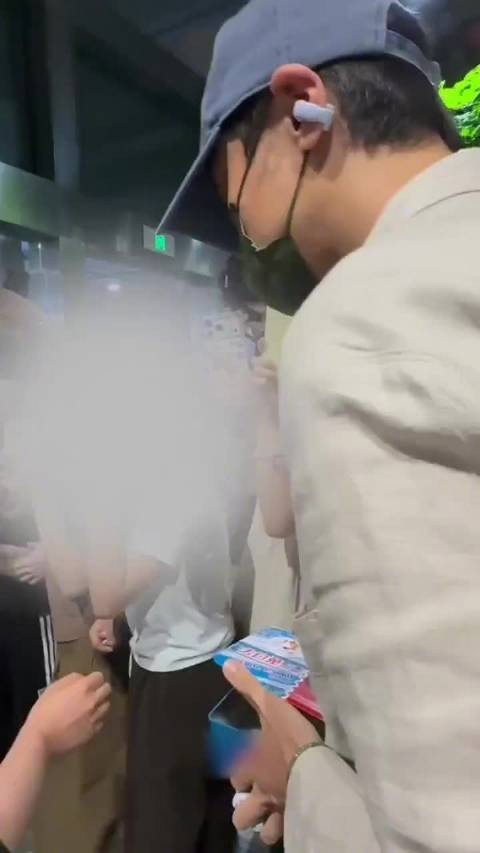 王传君说王鹤棣看了披哥,宋丹丹也在追看