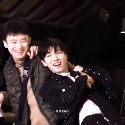 谁懂啊!有什么会比看三个少年的旅游更养眼的呢?真的很喜欢这个综艺
