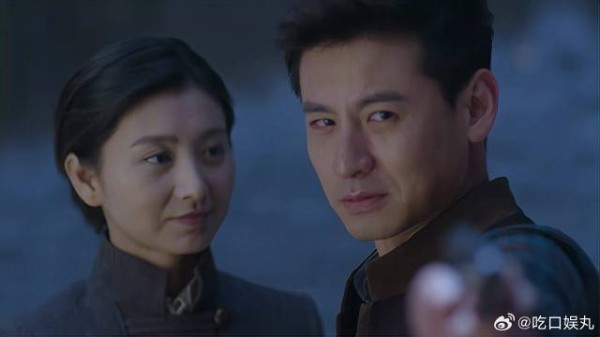 刘传说即将被杀，不料下秒黑衣人出现，救他们一命