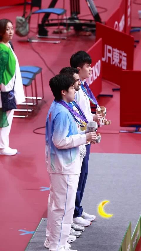 比赛终于结束可以缓口气了 (cr.水印)