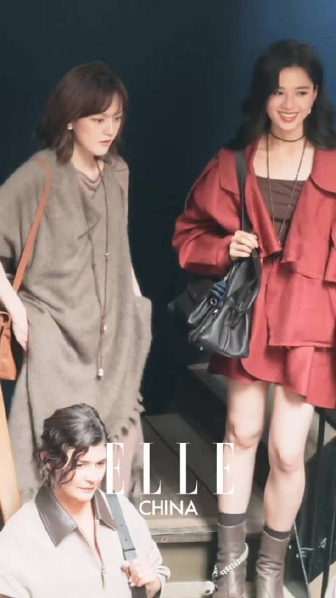 文淇张婧仪 真在仪淇了，张婧仪文淇同框看展，好养眼的画面啊