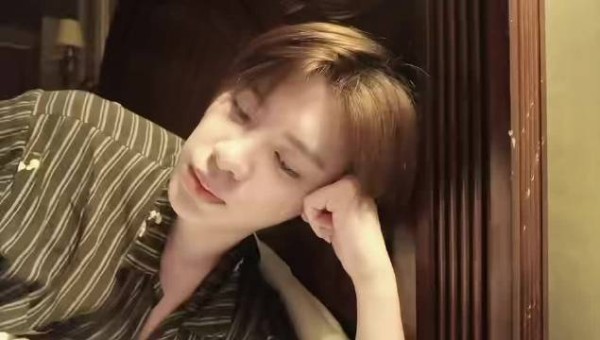 黄明昊发vlog回应成长变化，恳请粉丝信任支持