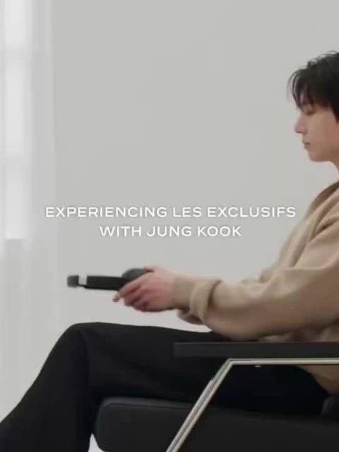 新的Chanel广告 也戴了耳机 防弹少年团