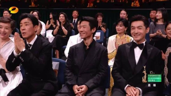 何炅马丽金鹰奖控场，点名互动胡歌唐国强等气氛热烈