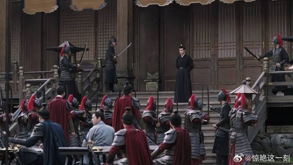 周生辰来参加庆功宴 哪料却被围攻了，秒懂中计了