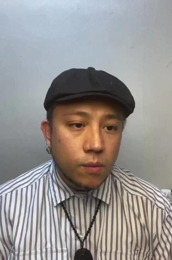 香港男星罕见与妻子同框,承认夫妻长期分房睡,婚姻关系名存实亡