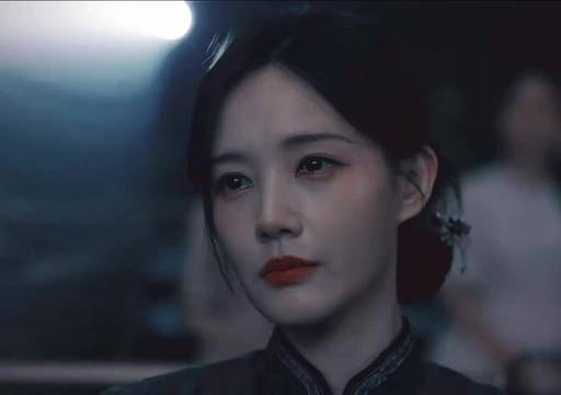 观众惋惜她，丈夫漠不关心，自称不是大师