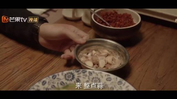 一人分饰两角还挺有意思的