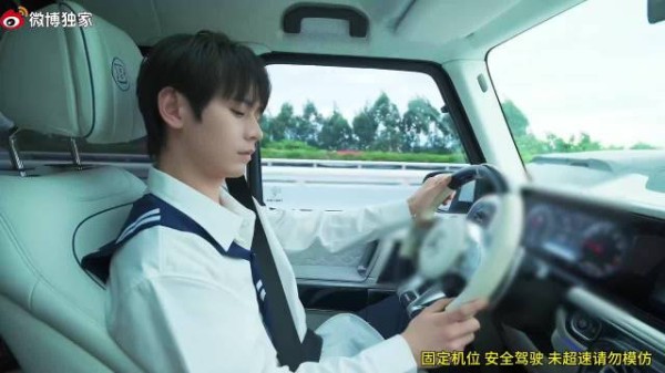 沉浸式观看无畏开车，很稳哟！