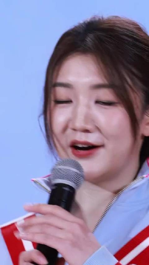 陈梦这组画面太有知性美了，气质优雅大方，简简单单就很好看