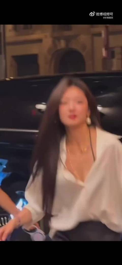 我的天孙千太美啦黑长直姐感爆棚 直接闪耀巴黎啊