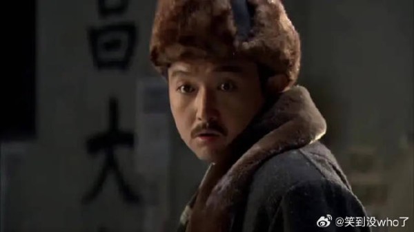 那文甚至还要挽个花刀才去追着砍