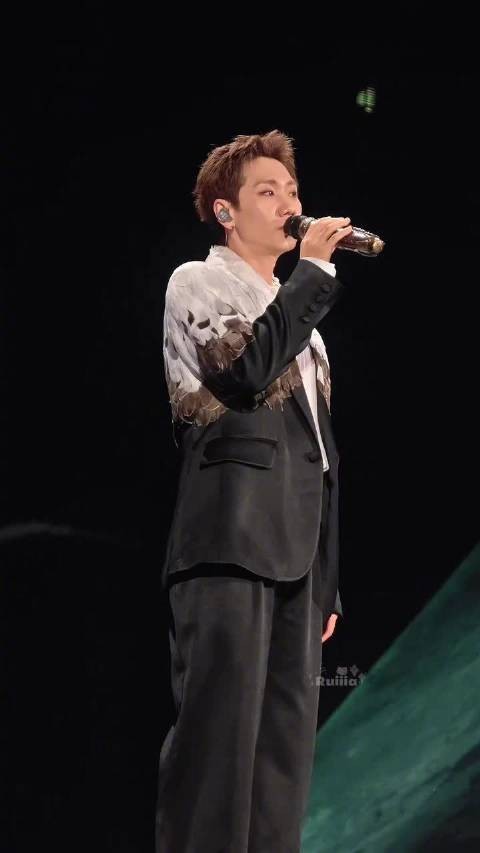 汪苏泷《路过晴朗》现场版获好评,乐迷求常驻
