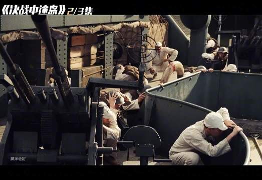 二战王牌飞行员俯冲炸机场，返航熄火盘旋躲避追击
