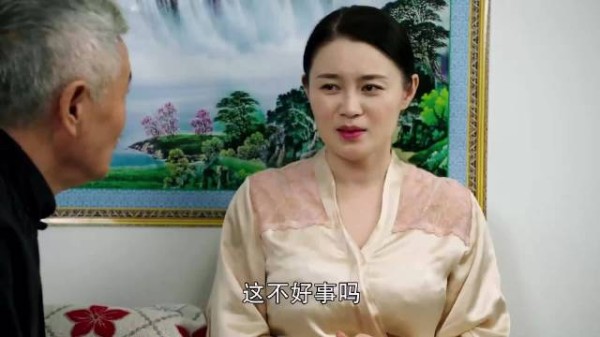 杨晓燕自觉好像怀孕了，年过半百的王大拿惊了他怀疑孩子是谁的