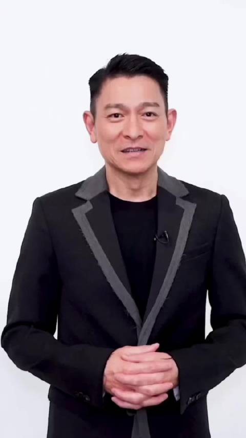 大家好！我是演员