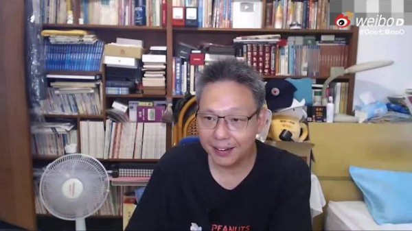 谢寒冰对蔡康永戴口罩仍被认出感奇怪,推测民进党预谋曝光