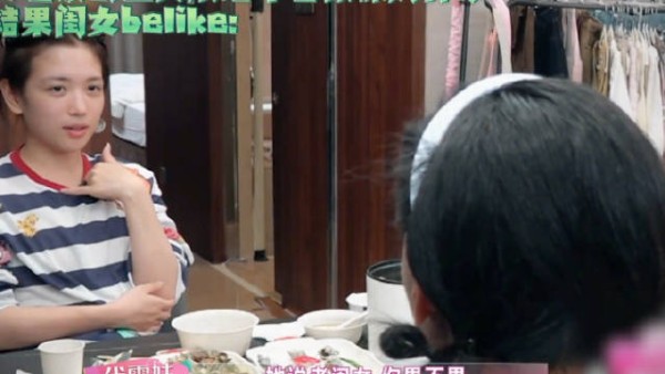 代露娃妈妈含泪,张家齐选择原谅母亲
