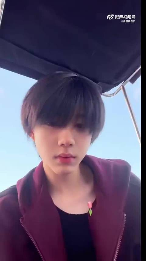 陈奕恒泡泡更新，不忘粉丝共享眼前美景