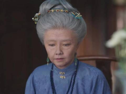 杜翠雀坐姿成焦点，多年后兰香已老