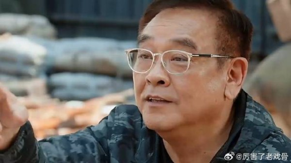丁真在表演中慌神 尔冬升看不懂他在干嘛，结束后立马请教