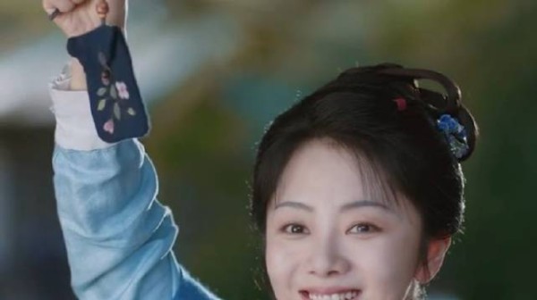 兰香去世未戴红绳,香囊藏双母护身符