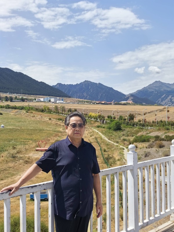 诗歌细读二：中年还俗之后，晦涩隐喻诗，鸟兽草木的托寓一（八大山人研究系列二十二）