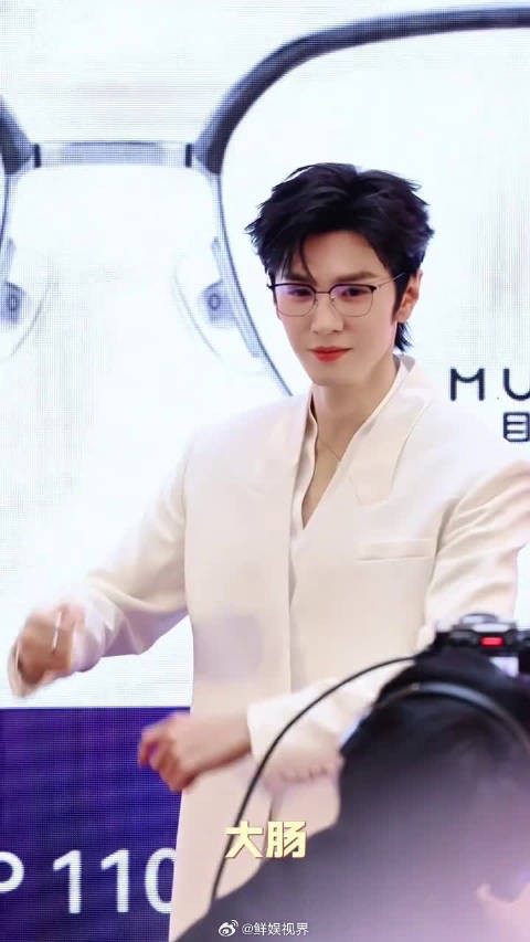 前面被密室吓得慌慌张张,等到自助餐上桌,瞬间所有疲惫好像都消失掉了
