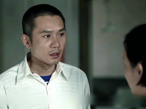 父母爱情经典片段， 老丁终于求婚了，德华喜极而泣，哭戏堪称教科书
