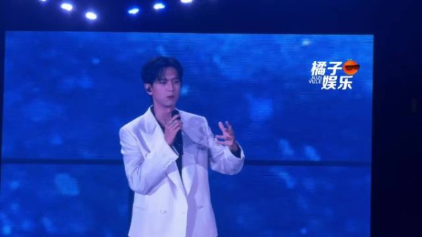 李现表白五月天，从台下到台上用五个月
