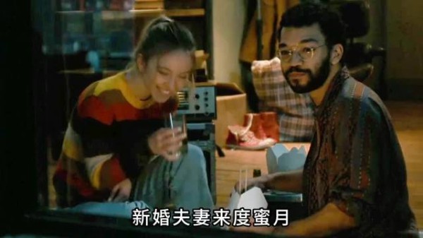 新婚夫妻,发现对面楼的情侣大胆的爱情