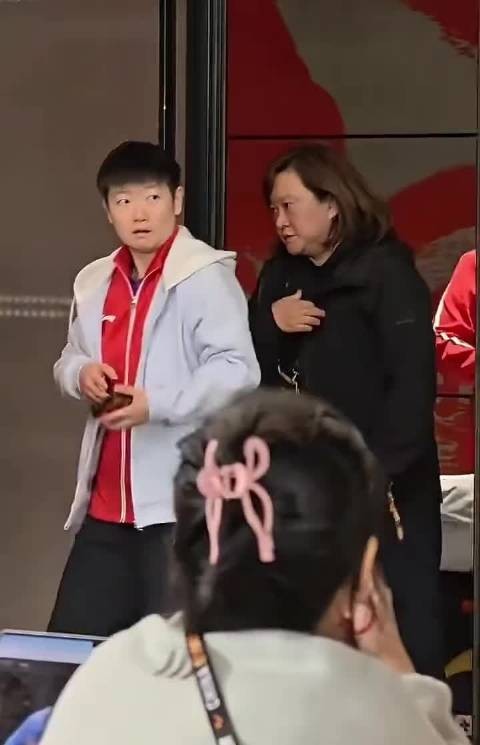 孙颖莎止步32强坦言体能消耗，调整状态赴法国蒙彼利埃