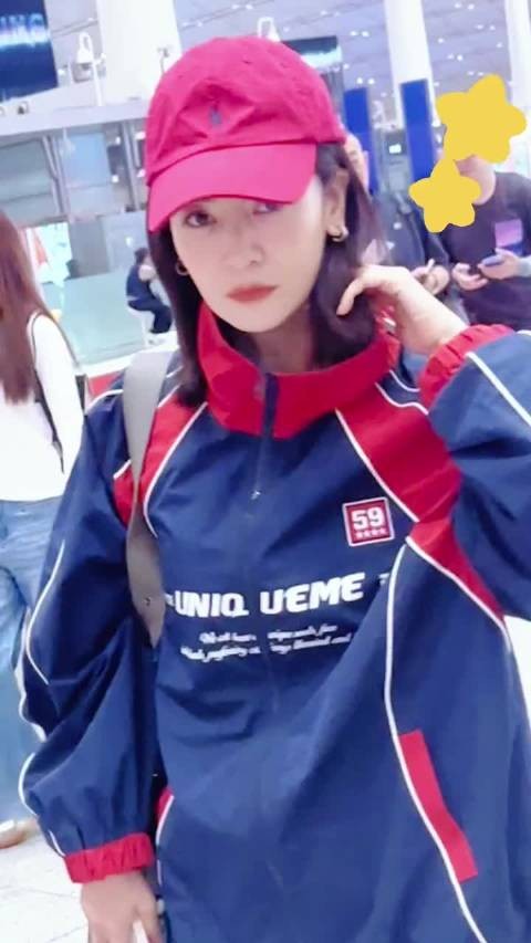 我家冷脸萌, 萌物耍帅中,李晟你这身很帅气哦!