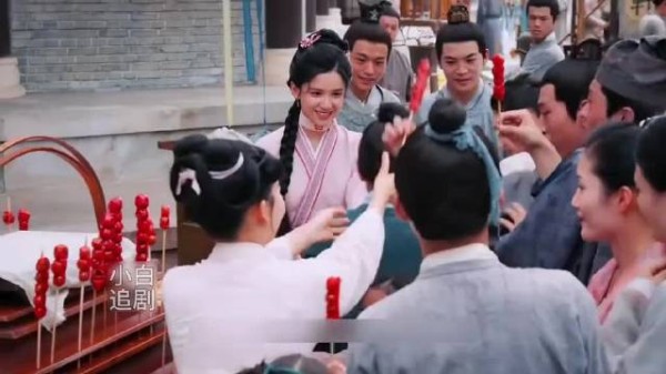 惜花芷:落魄千金卖糖葫芦,半年带家人住豪宅!
