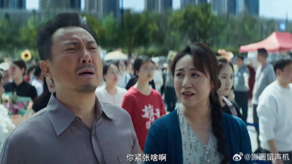 马成钢陪儿子参加高考 头发花白被认成爷爷,下秒怒怼:看看眼睛吧
