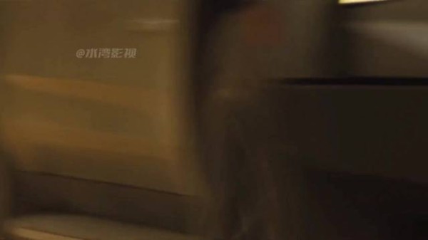 营救开场女议员被按倒，下达只准爆头命令，撞车配合专业