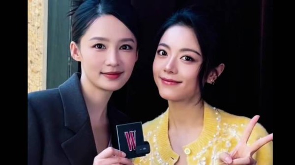 巴黎时装周 李沁赵今麦秀场同框 俩人互动自然又养眼
