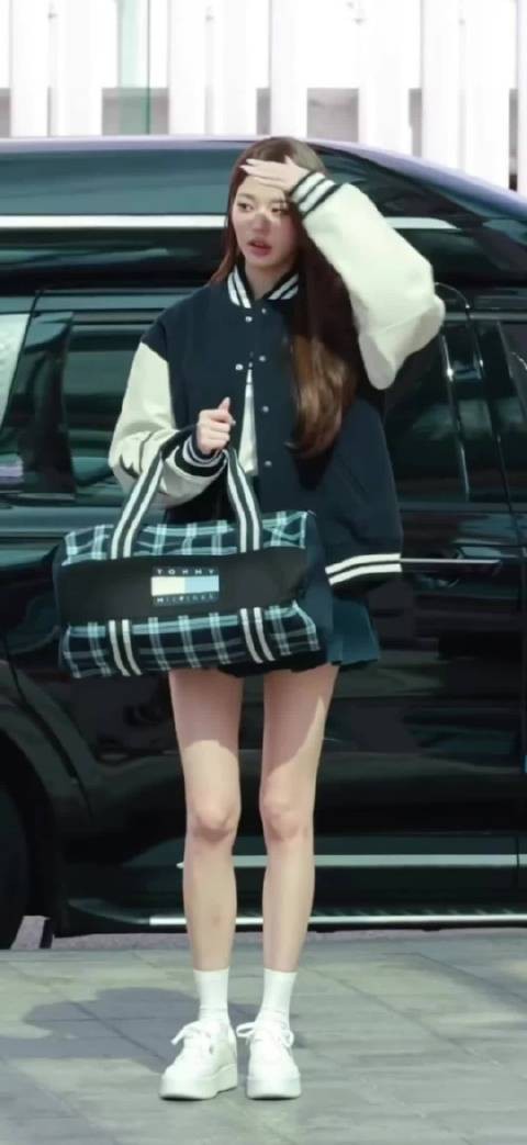 张元英 今日机场穿搭look