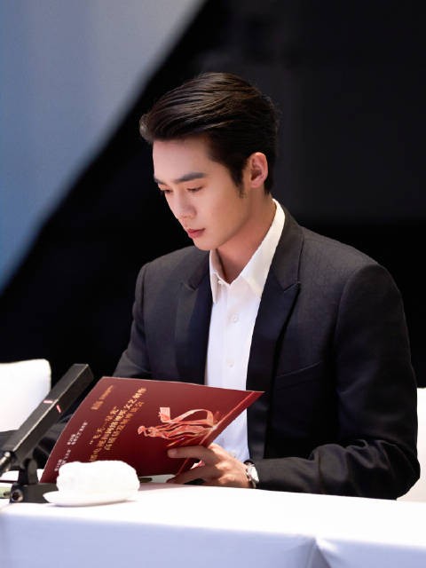 于适出席飞天星光文艺创作座谈会
