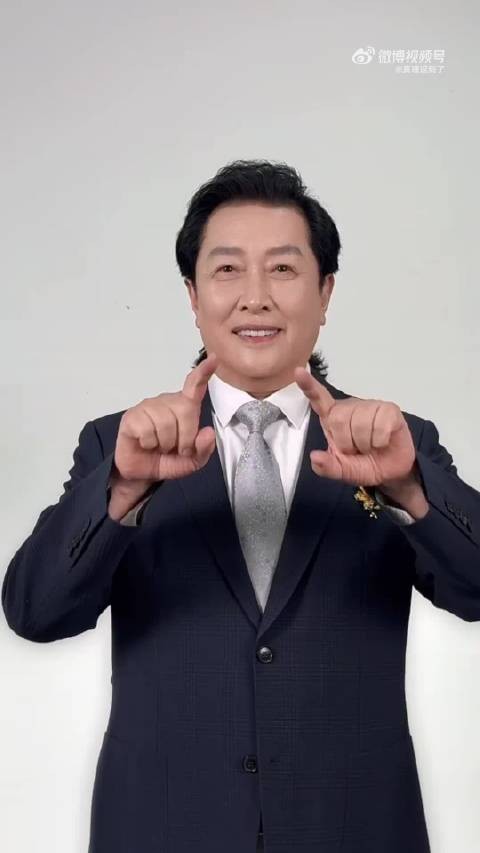 陈添祥唐国强合拍视频,一老一少搞怪互动