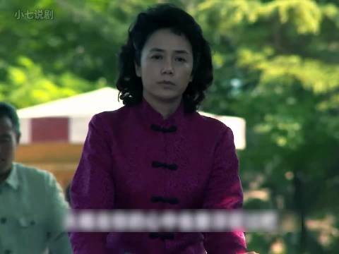 女人年轻时跟不同的男人谈恋爱,老了却被儿女逼着相亲