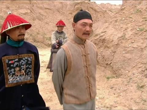 昔日一品大员沦为苦力,被军官百般刁难,怎料下一秒直接吓瘫 !