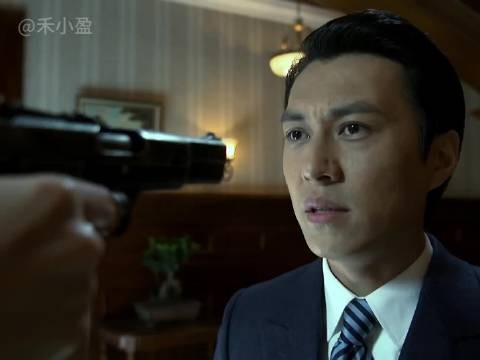 三兄弟持枪相对名场面 伪装者